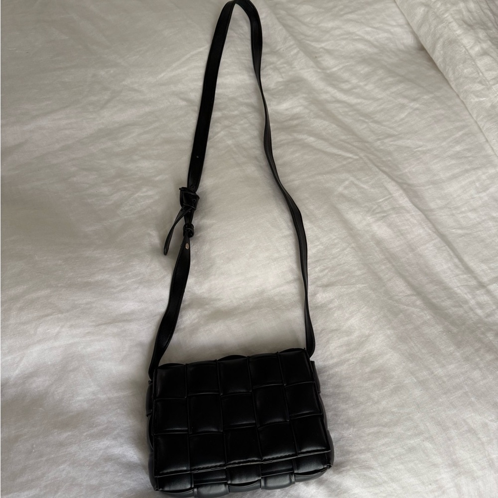 Billini Woven Crossbody Bag Black (Bottega Veneta look alike) - Picture 3 of 3